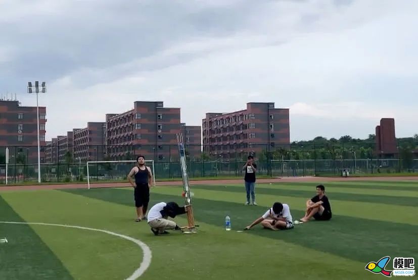 每一次的升起与降落都是一场激动人心的比赛 无人机,航模,模型 作者:000100^ 4684 