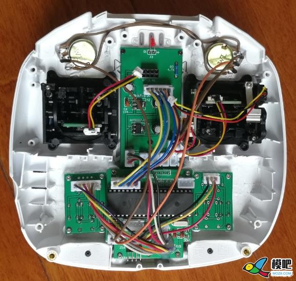 DIY一个萝莉三代8通遥控器 电池,遥控器,diy,高频头 作者:xuebj 3691 