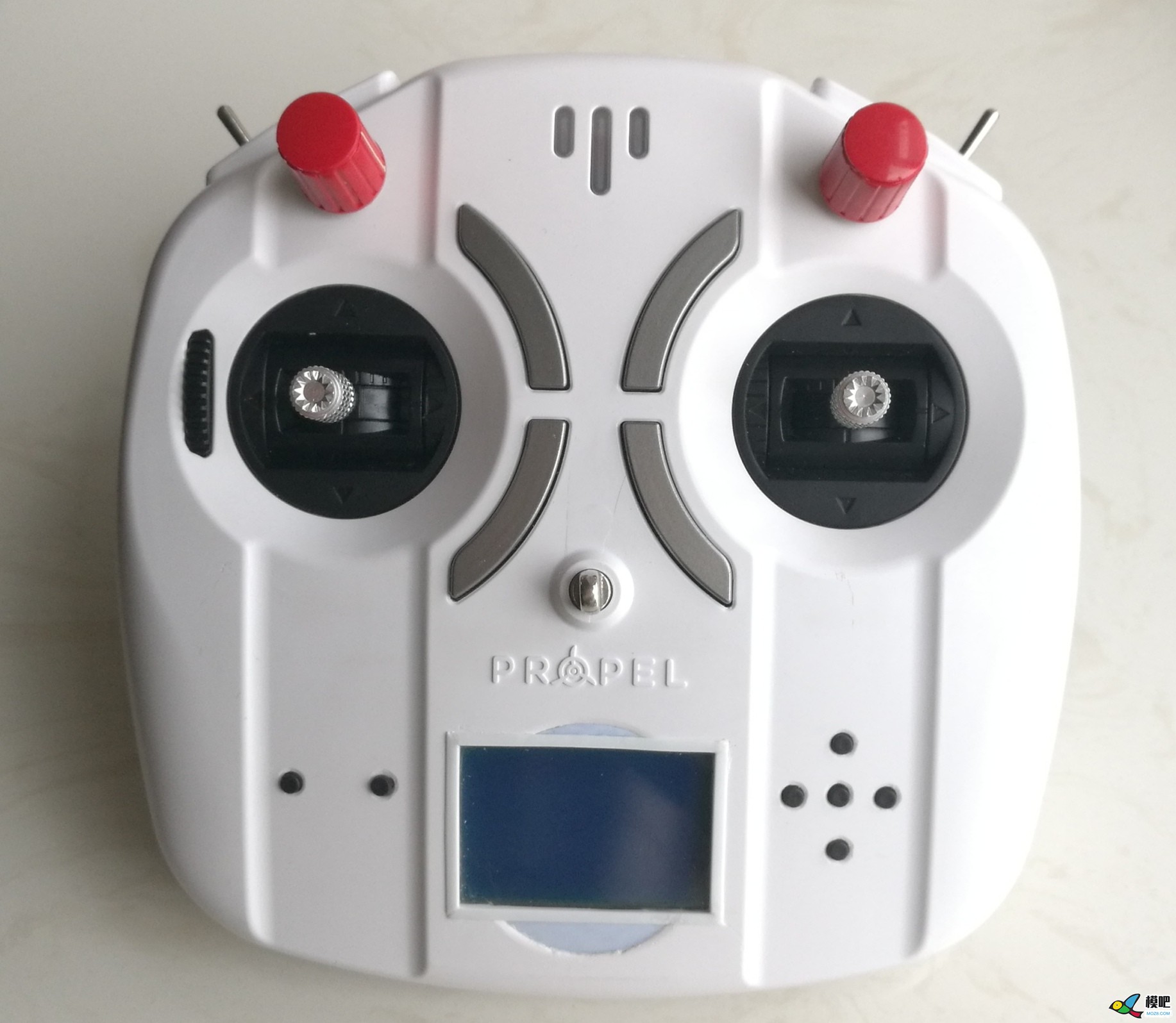DIY一个萝莉三代8通遥控器 电池,遥控器,diy,高频头 作者:xuebj 8626 
