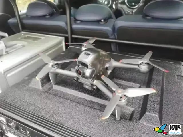 Twitter又曝光两张DJI FPV无人机近距离谍照 无人机,穿越机,天线,遥控器,dji 作者:chinaz1919 6811 