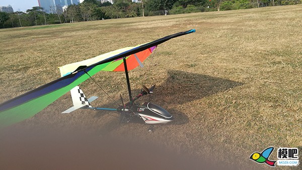 用直升机机身+2米风筝做的伞翼机 直升机,app 作者:dclanren 1005 