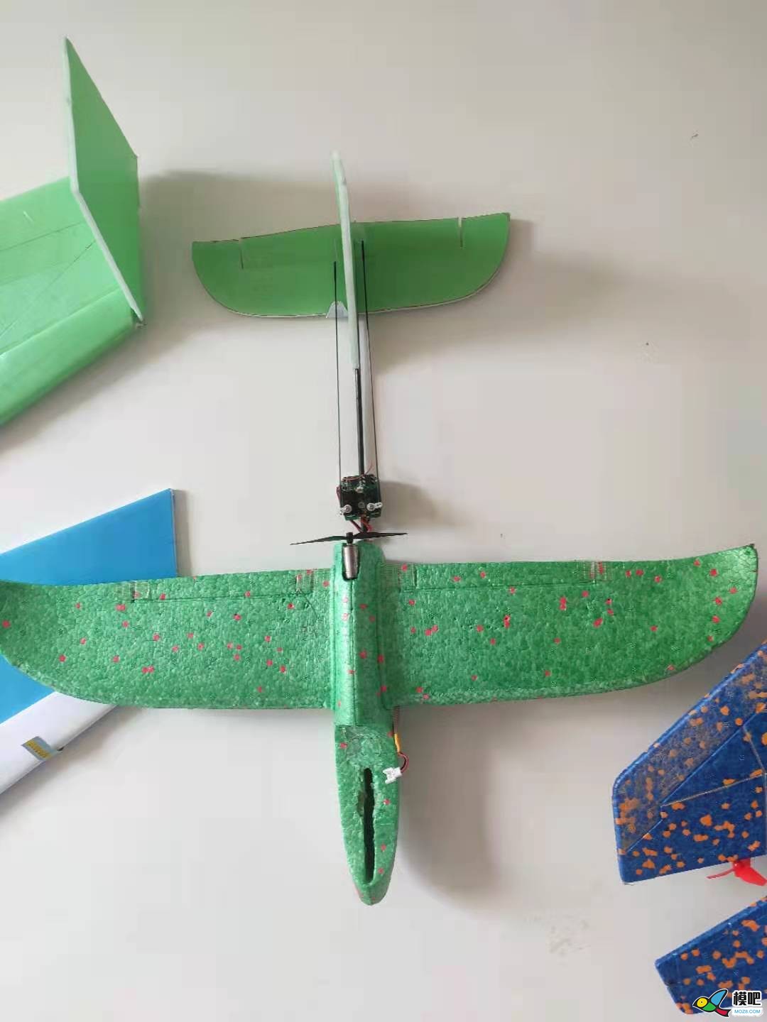 KT飘飘机的制作 电池 作者:yongling221 2221 