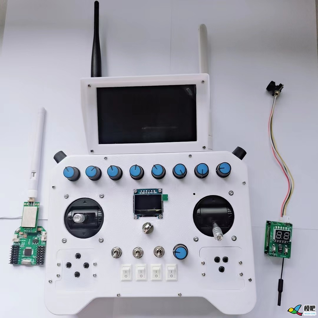 FPV+16通道+图传+音频+卡录+航模+车模+船模+综合一体遥控器 航模,车模,船模,模型,图传 作者:红三军团 2113 