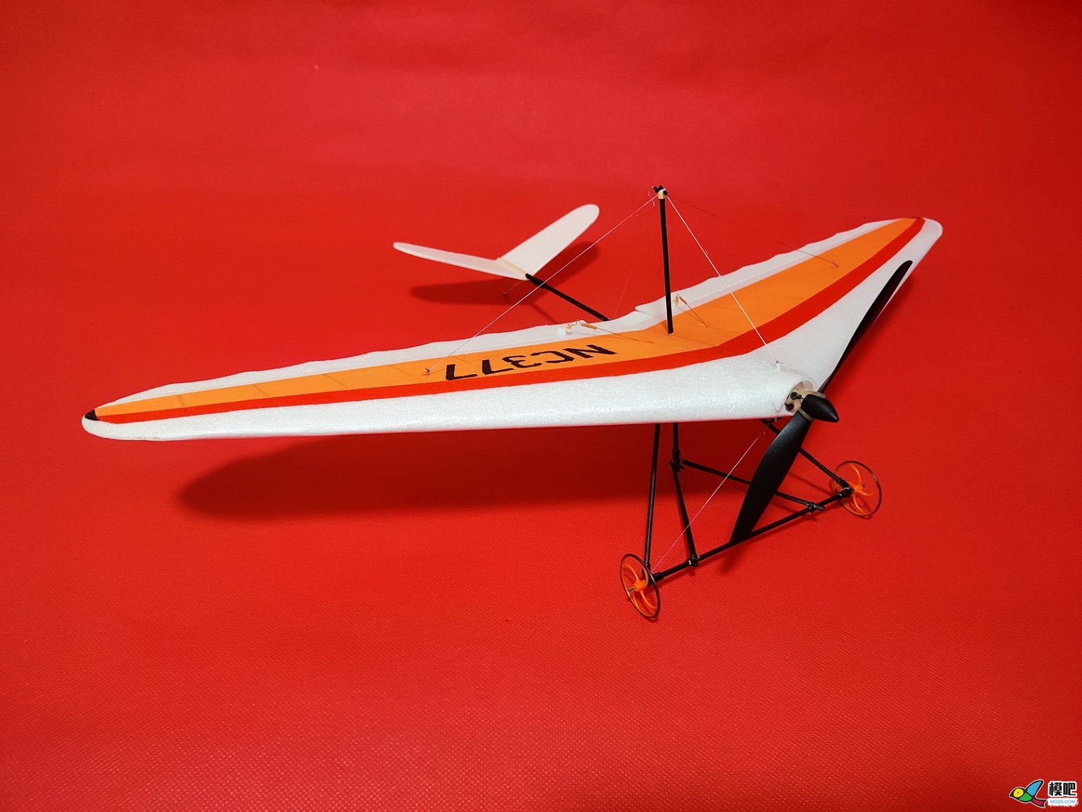 【爱因制造】自制不知名滑翔飞翼机 电池,图纸,接收机,飞翼,滑翔伞 作者:xbnlkdbxl 4552 
