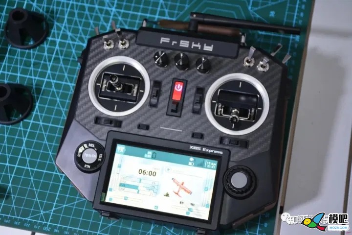 睿思凯X10S EXPRESS国产高端遥控器，航模测评  来自知乎昊子 航模,电池,遥控器,开源,FUTABA 作者:杰罗姆 7083 